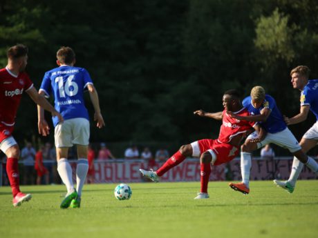 Osayamen Osawe beim Spiel gegen FK Pirmasens