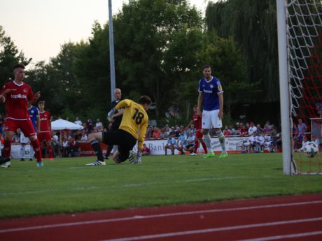 Spielszene FCK gegen FK Pirmasens