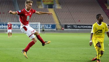 Nicklas Shipnoski schießt aufs Tor, U23-Spiel gegen Morlautern, 23. August 2017