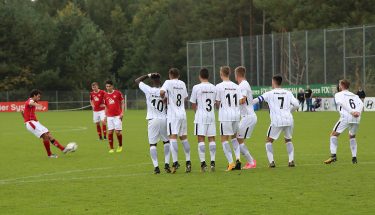 Halil Erbay trifft per Freistoß - U19 gegen Frankfurt
