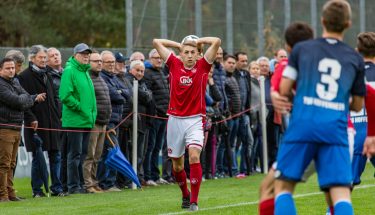 Jannis Held beim Einwurf - U19 gegen Hoffenheim