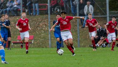 Anas Bakhat am Ball - U19 gegen Hoffenheim