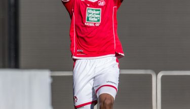 Arthur Ekallé in der Partie FCK II - SV Saar 05 Saarbrücken
