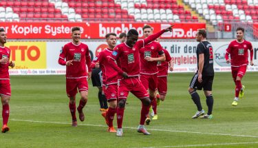 Dylan Esmel jubelt in der Partie der U23 gegen Pfeddersheim