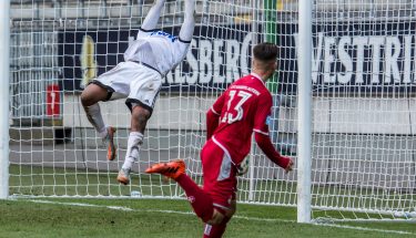 David Tomic erzielt das 4:0 in der Partie der U23 gegen Pfeddersheim