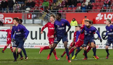 Jan-Ingwer Callsen-Bracker im Testspiel gegen den FC Midtjylland