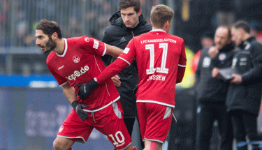 Halil Altintop kommt für Ruben Jenssen im Spiel gegen Eintracht Braunschweig