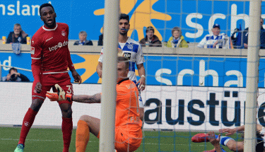 Osayamen Osawe trifft dreifach im Spiel gegen den MSV Duisburg