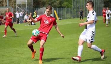 Torben Müsel im Spiel der U19 gegen den SC Freiburg