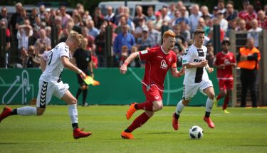 Paul Will im DFB-Junioren-Vereinspokal-Finale in Berlin gegen den SC Freiburg