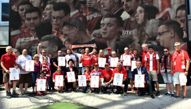 Die Fanclub-Jubilare beim Heimspiel des FCK gegen den TSV 1860 München