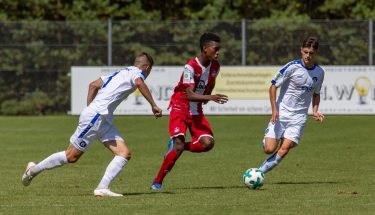Phinees Bonianga im Heimspiel der U19 gegen den Karlsruher SC