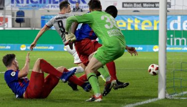 Timmy Thiele erzielt das 4:1 im Auswärtsspiel beim KFC Uerdingen