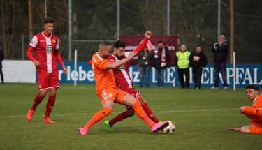Hüseyin Cakmak im Spiel der U21 gegen Diefflen