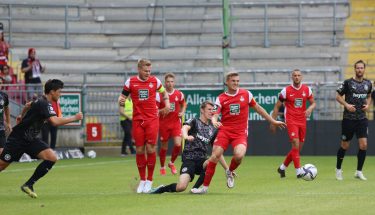 Jean Zimmer und Elias Huth im Heimspiel gegen Eintracht Braunschweig