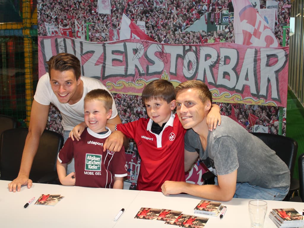 Autogrammstunde im Möbel Martin Kaiserslautern FCK DE